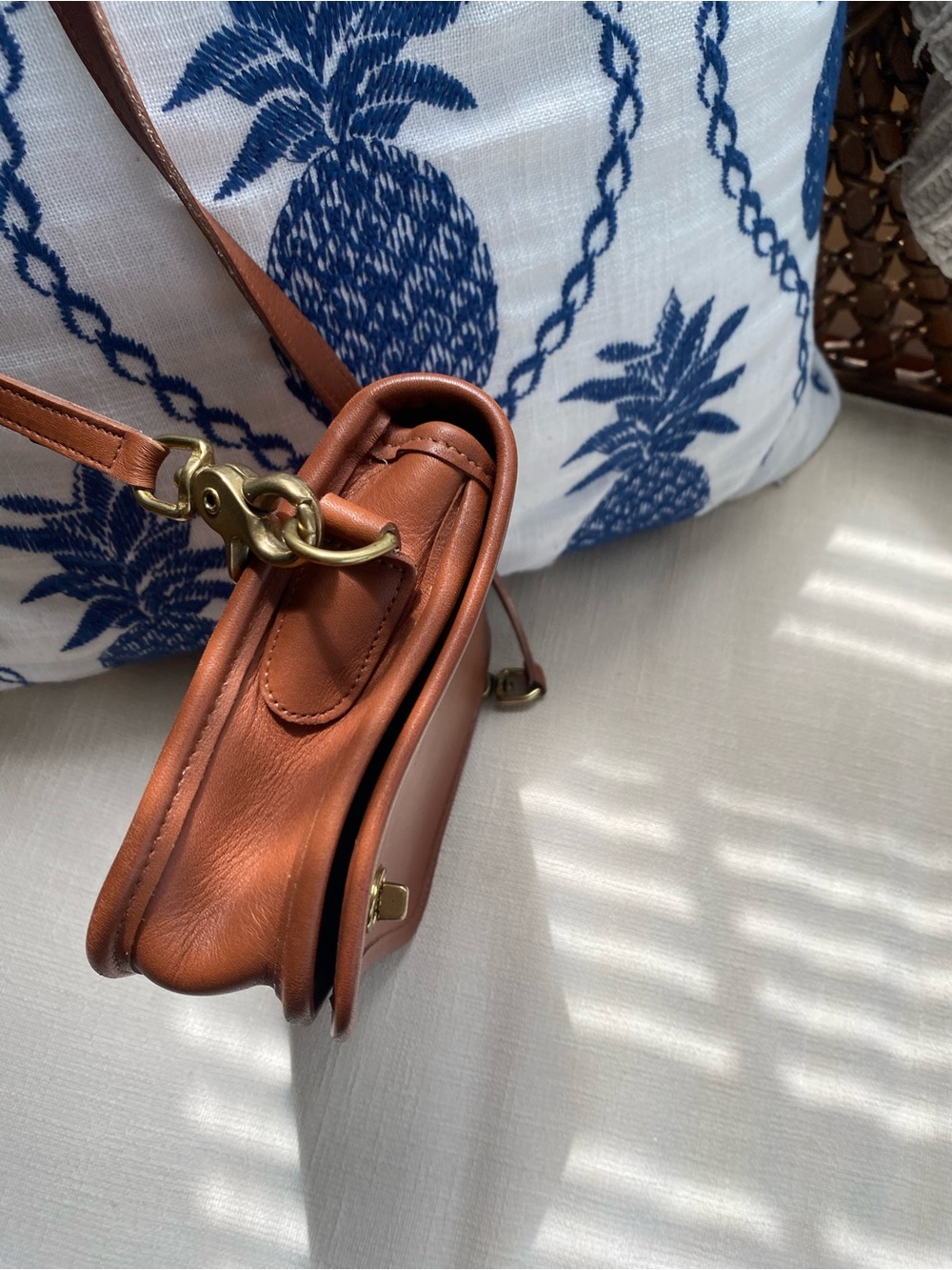 Coach 9755 vintage Brown Leather Crossbody with Gold Turn-Lock - Picture 3 of 16
